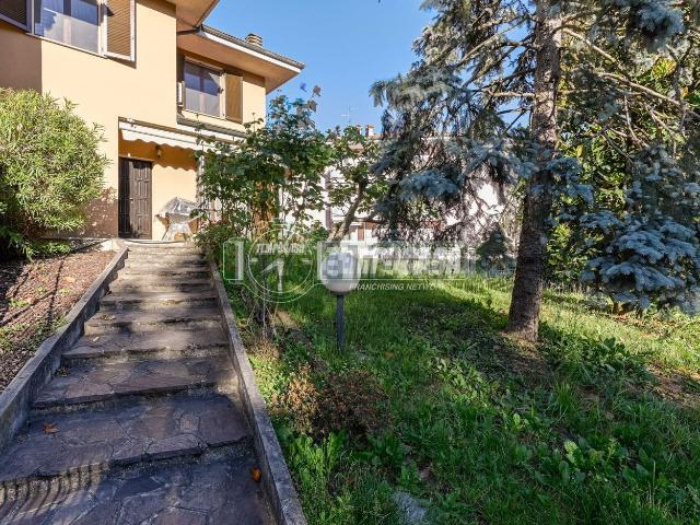 Casa in vendita a Liscate, Lombardia