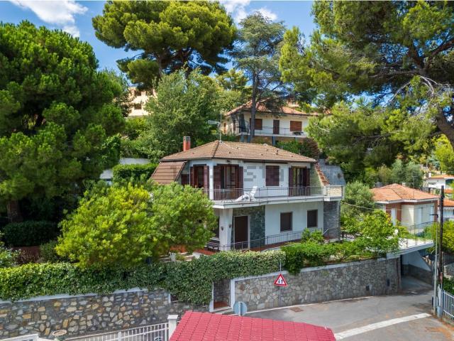 Casa in vendita a Andora, Liguria