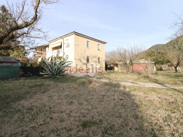 Casa in vendita a Terni, Umbria