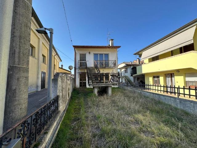 Casa in vendita a Carlino, Friuli-Venezia Giulia