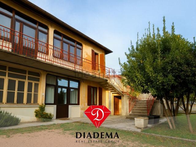 Casa in vendita a Besnate, Lombardia