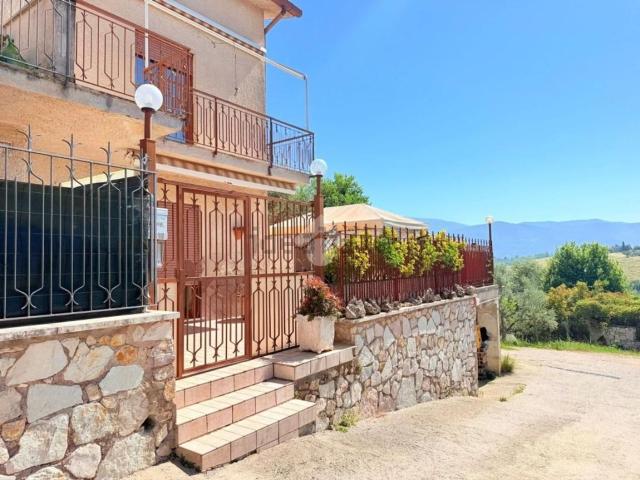 Casa in vendita a Selci, Lazio