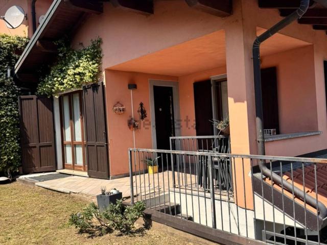 Casa in vendita a Scarenna, Asso