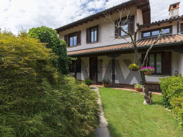 Casa in vendita a Buguggiate, Varese