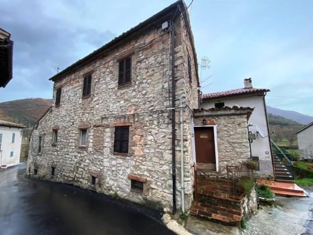 Casa in vendita a Marche, Macerata