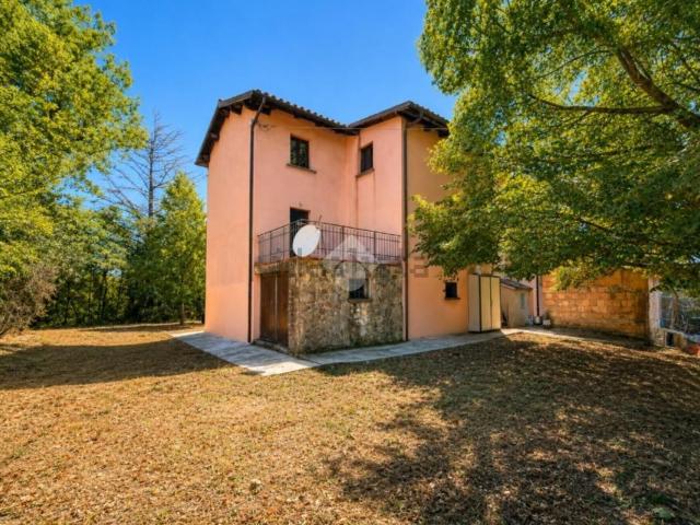 Casa in vendita a Gualdo Tadino, Umbria