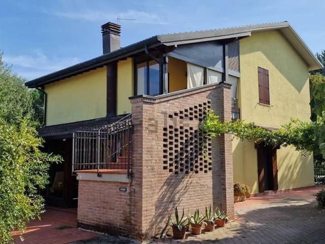 Casa in vendita a Unione di Comuni della Romagna Forlivese, Quattro