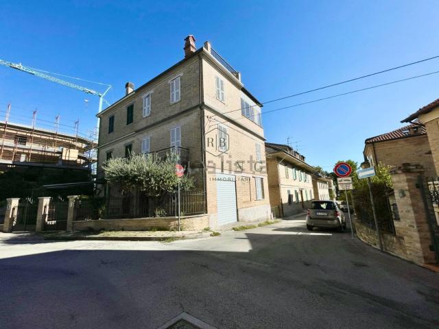 Casa in vendita a Borgo Cappuccini, Offida