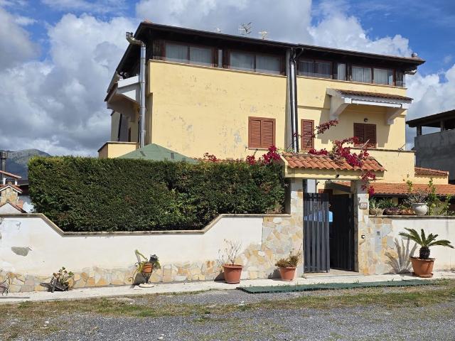 Casa in vendita a Calabria, Cosenza