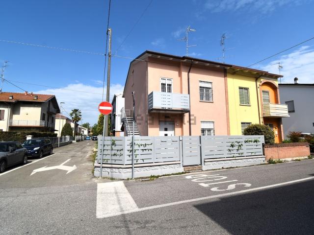 Casa in vendita a Bassa Reggiana, Re