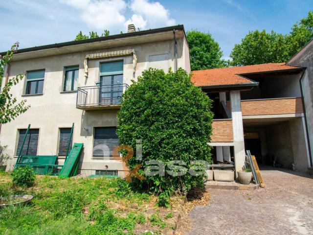 Casa in vendita a Castano Primo, Lombardia