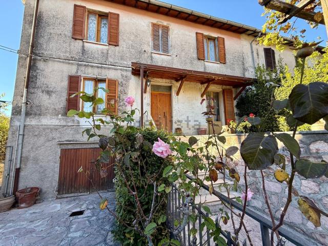 Casa in vendita a Santo Chiodo, Spoleto