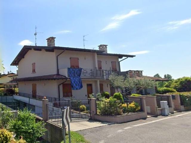Casa in vendita a Pontoglio, Lombardia