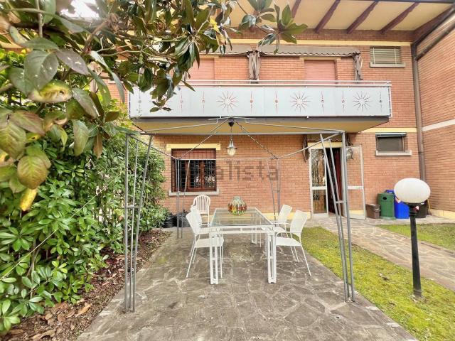 Casa in vendita a Unione delle Terre d'Argine, Novi Di Modena