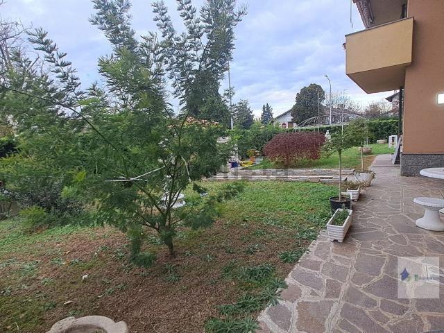 Casa in vendita a Castano Primo, Lombardia