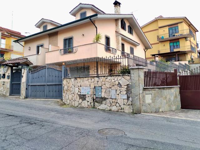 Casa in vendita a Tor Lupara, Roma Capitale