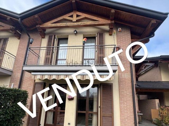 Casa in vendita a Gurone, Malnate