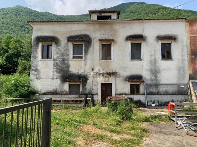 Casa in vendita a Colle, Atina