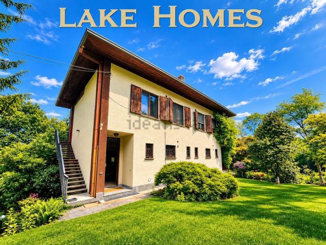 Casa in vendita a Ranco, Lombardia