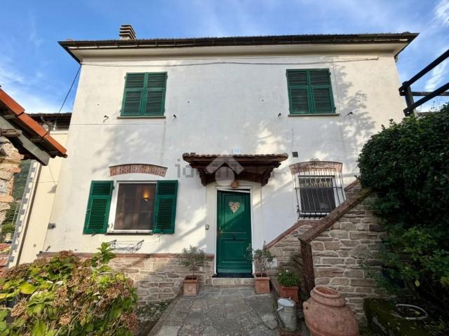 Casa in vendita a Molassana Alta, Genova