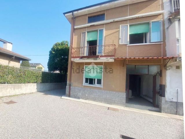 Casa in vendita a Turate, Como