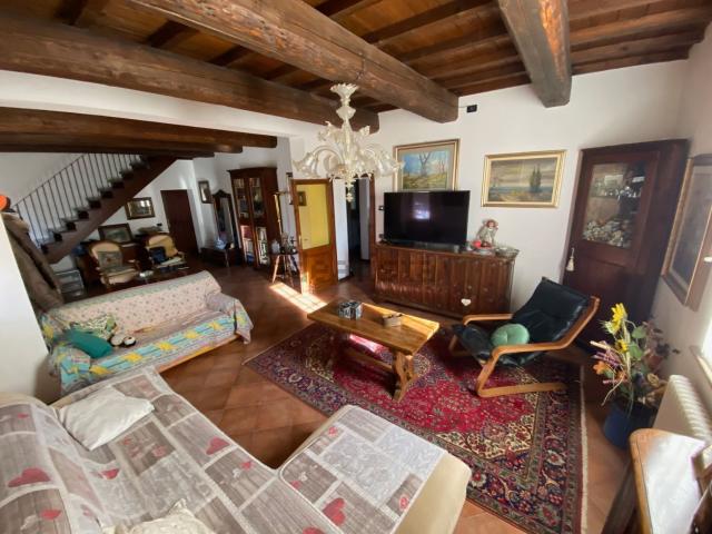 Casa in vendita a Ferrara, Reggio Emilia