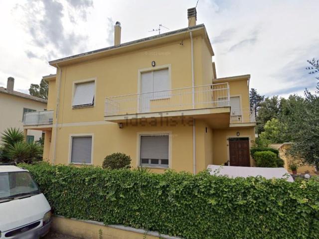 Casa in vendita a Foligno, Umbria