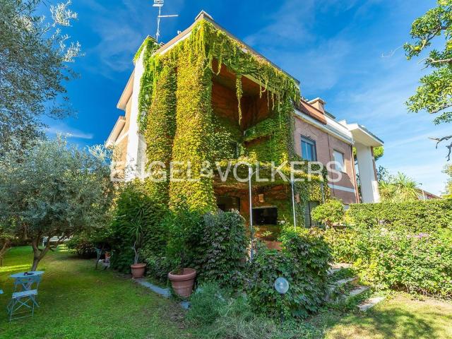 Casa in vendita a Casal Palocco, Roma