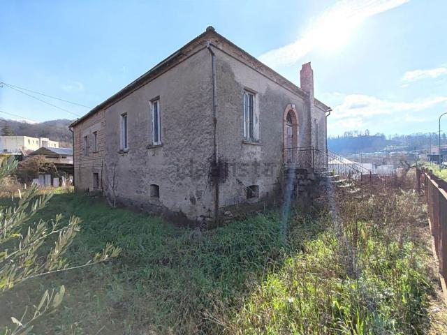 Casa in vendita a Ceppaloni, Campania