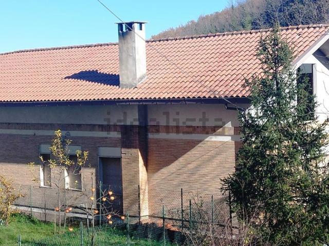 Casa in vendita a Isola Del Gran Sasso, Abruzzo