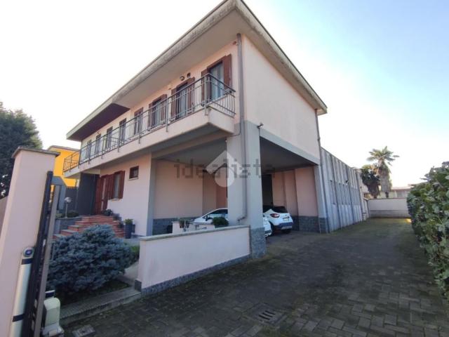 Casa in vendita a Siziano, Lombardia