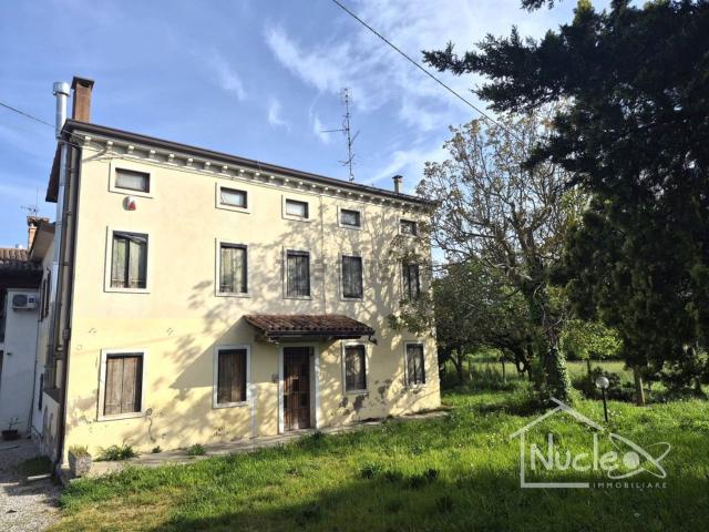 Casa in vendita a Rovolon, Veneto