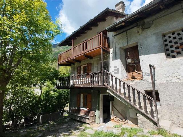 Casa in vendita a Oyace, Aosta