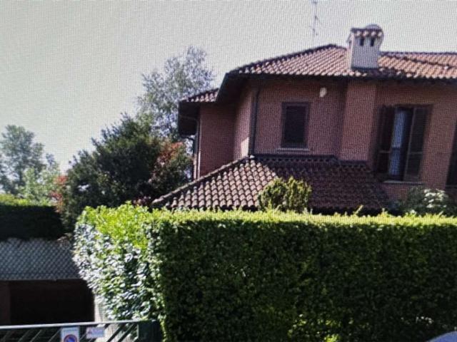 Casa in vendita a Vizzolo Predabissi, Lombardia