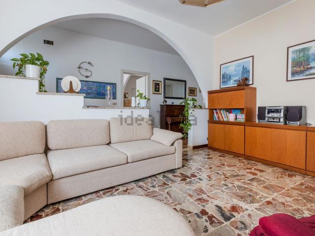 Casa in vendita a Oggiona Con Santo Stefano, Lombardia