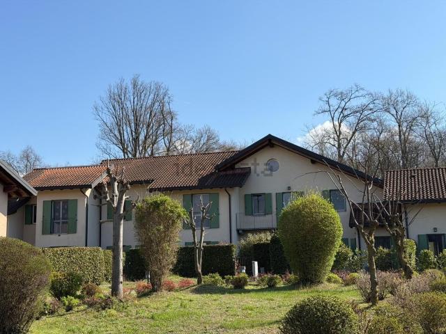 Casa in vendita a Barza, Ispra