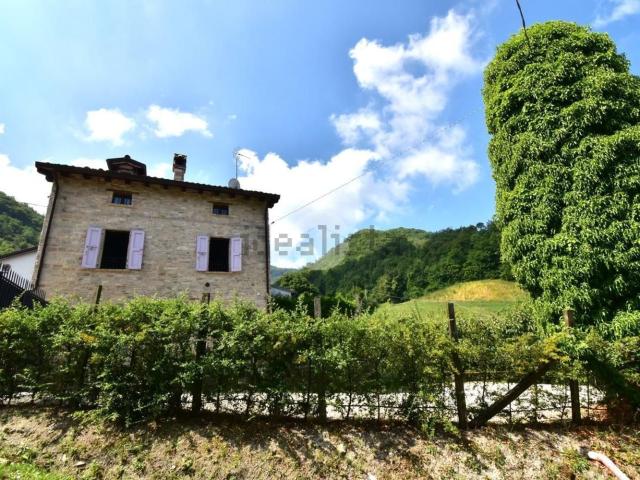 Casa in vendita a Calestano, Reggio Emilia