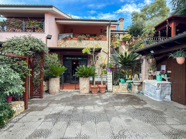 Casa in vendita a Roma Capitale, Lazio