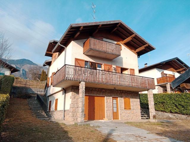 Casa in vendita a Dorga, Castione Della Presolana