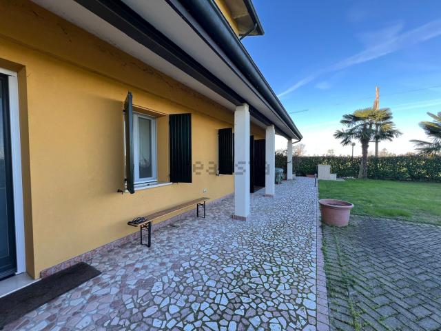 Casa in vendita a Bassa Reggiana, Re