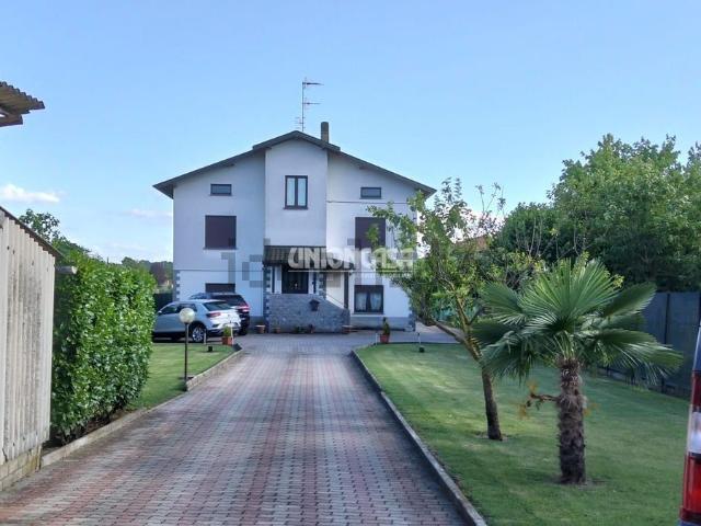 Casa in vendita a Valmorea, Lombardia