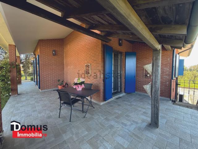 Casa in vendita a Ferrara, Reggio Emilia