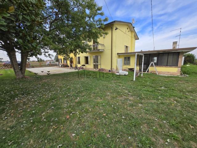 Casa in vendita a Melara, Veneto
