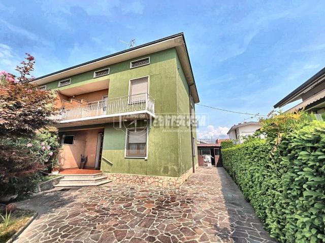 Casa in vendita a Albegno, Treviolo