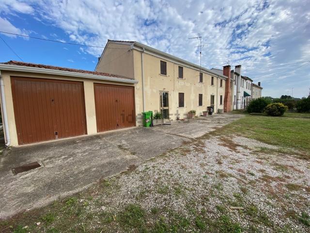 Casa in vendita a Ceregnano, Veneto