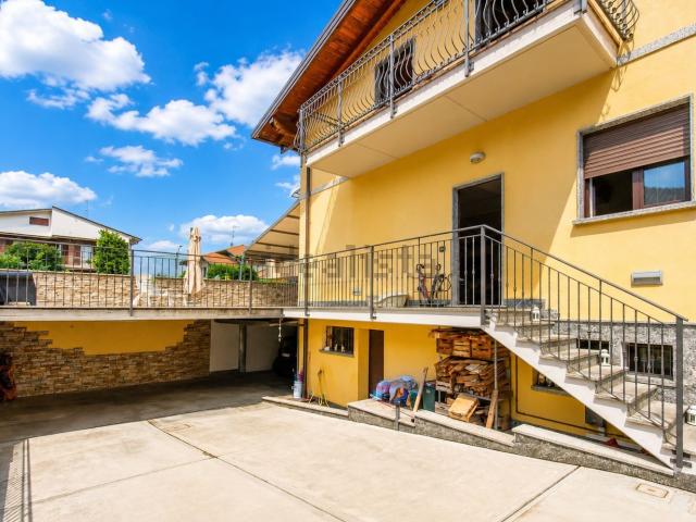 Casa in vendita a Uboldo, Lombardia