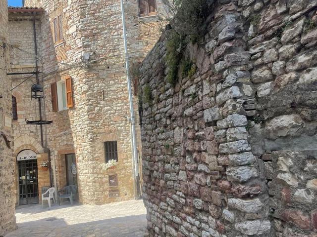 Casa in vendita a Assisi, Umbria