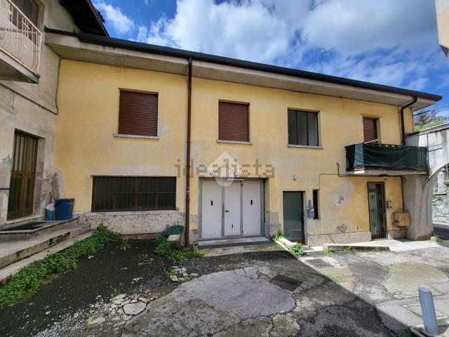 Casa in vendita a Montesiro, Besana In Brianza