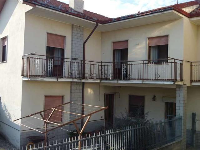 Casa in vendita a Bienate, Magnago