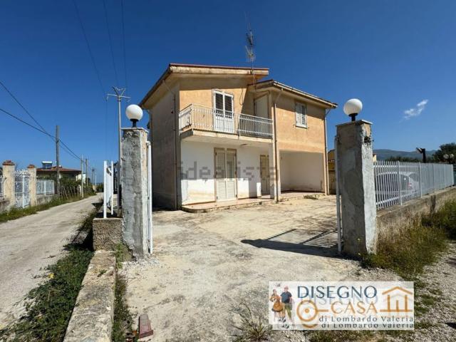 Casa in vendita a Partinico, Sicilia